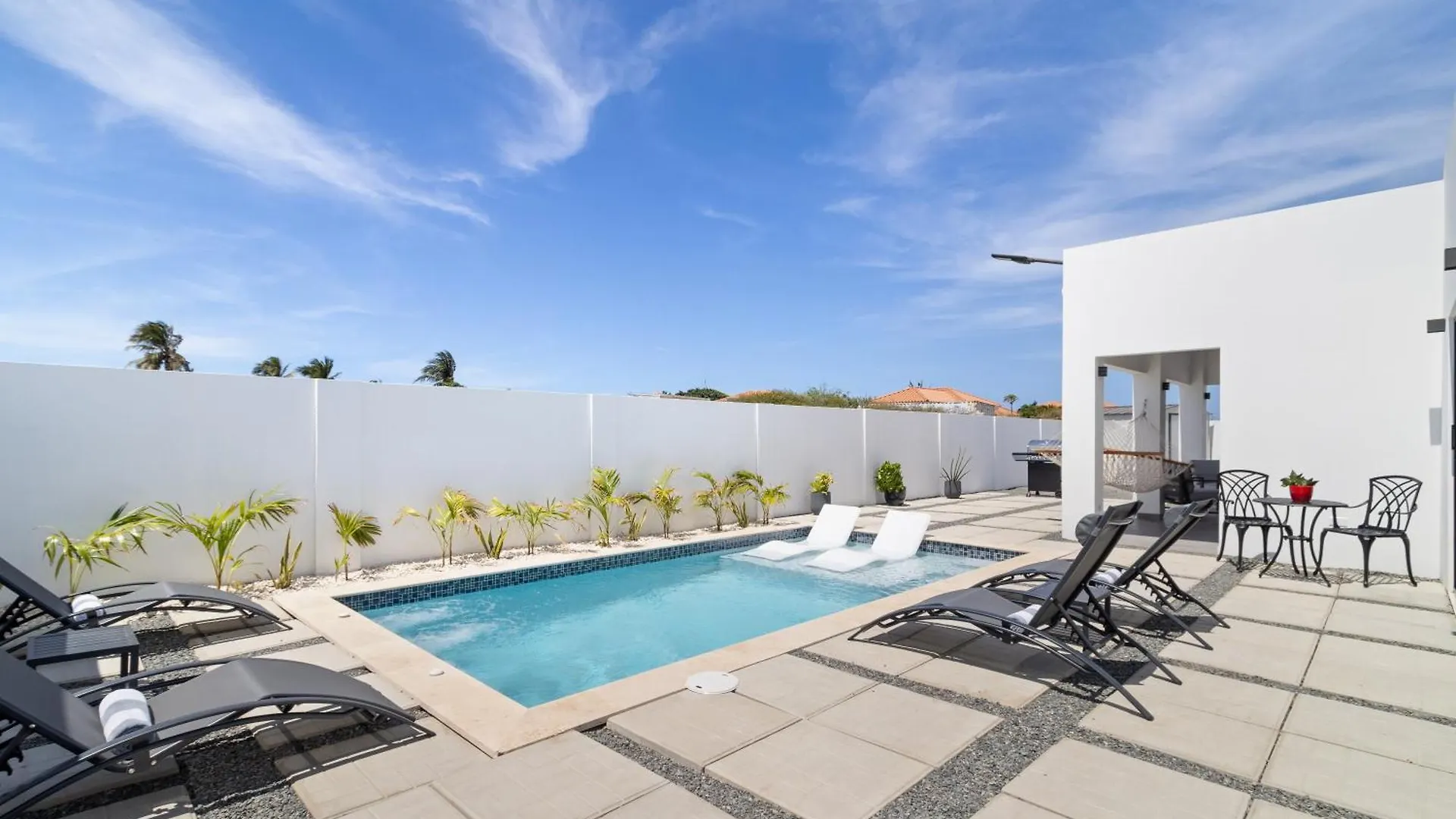 Tanki Leendert 43K Oranjestad Holiday home