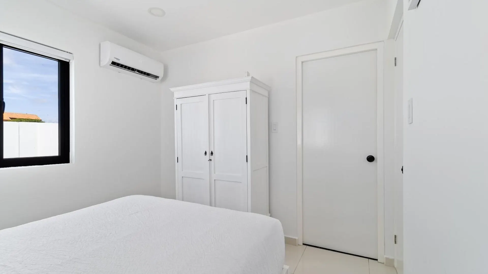 Tanki Leendert 43K Oranjestad Holiday home